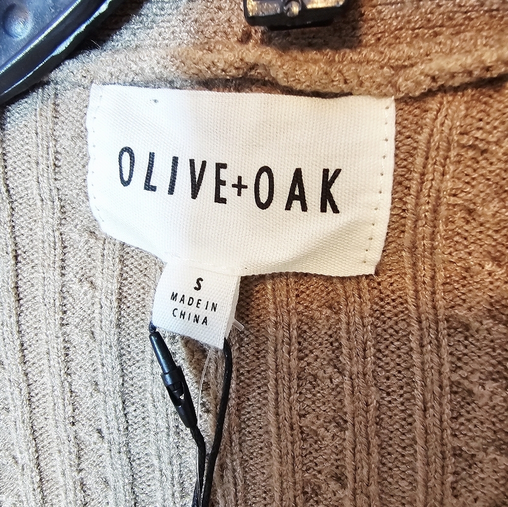 Olive + Oak Women's Brown Ribbed Sweater Cardigan Size Small NWT - Picture 2 of 7